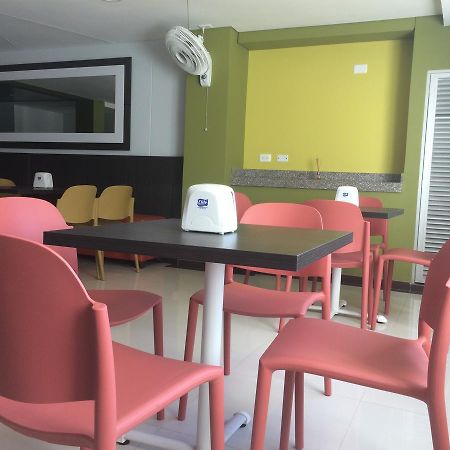 Hotel 56 Avenue Plaza Баранкила Екстериор снимка