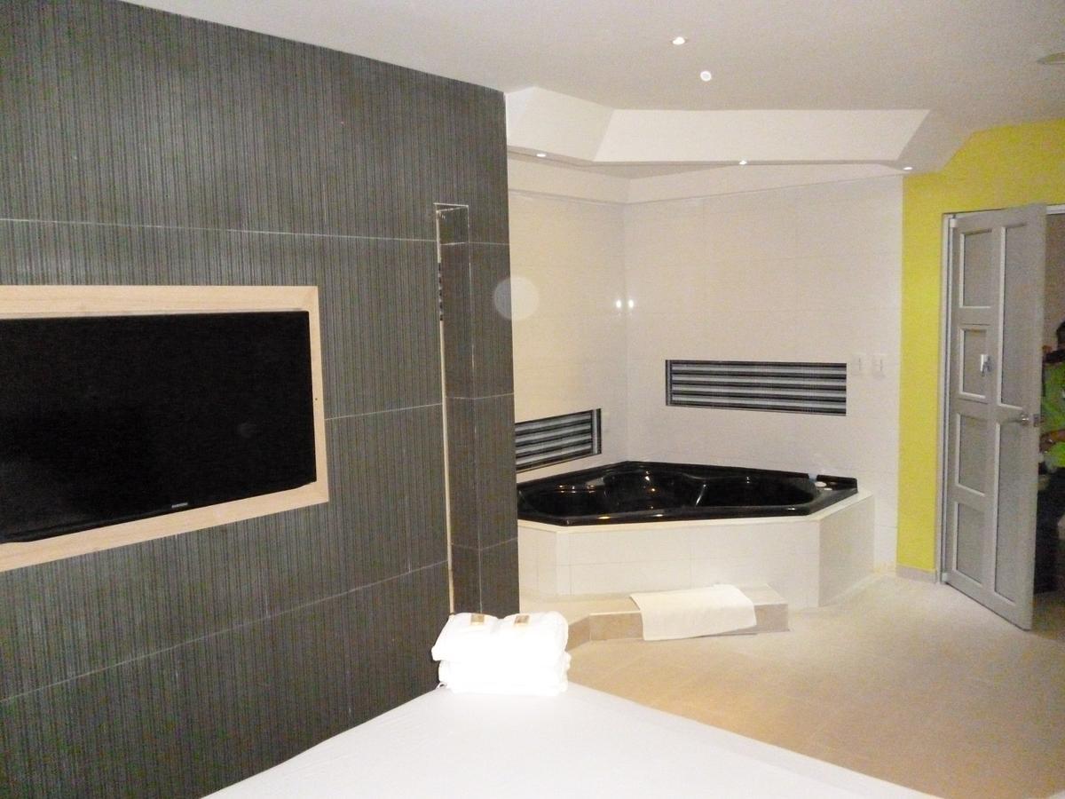 Hotel 56 Avenue Plaza Баранкила Екстериор снимка