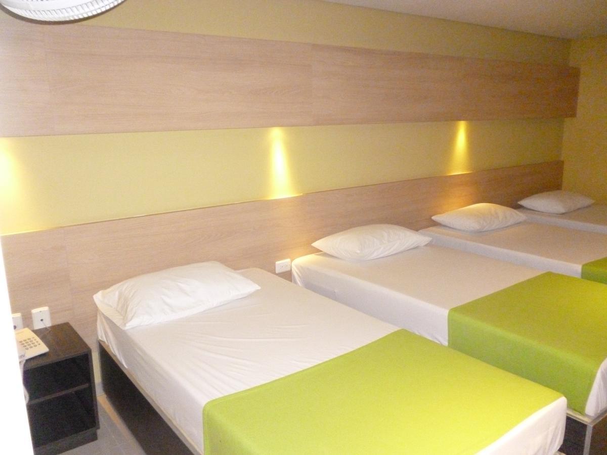 Hotel 56 Avenue Plaza Баранкила Екстериор снимка