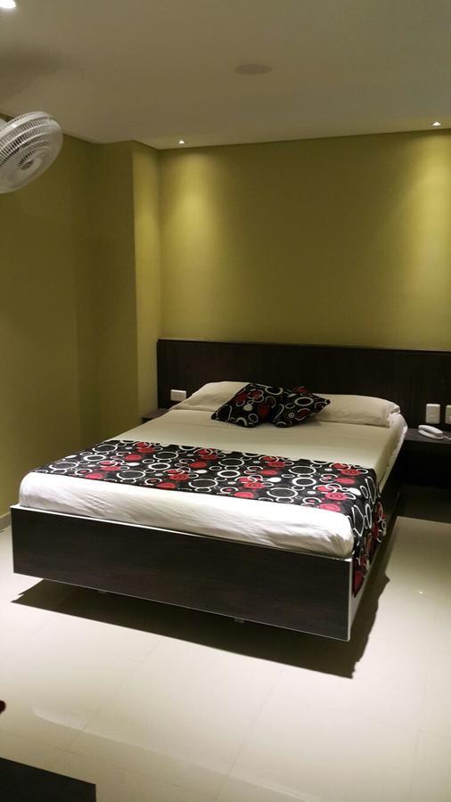 Hotel 56 Avenue Plaza Баранкила Екстериор снимка